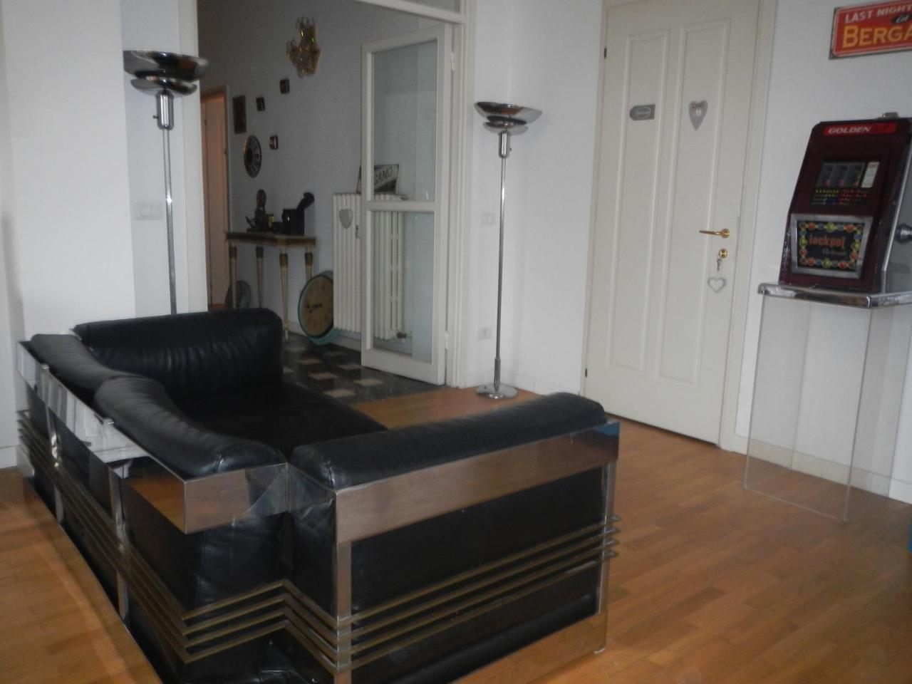 Guesthouse Viale ベルガモ エクステリア 写真