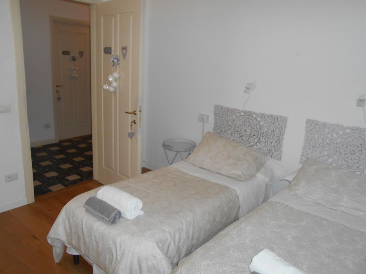 Guesthouse Viale ベルガモ エクステリア 写真